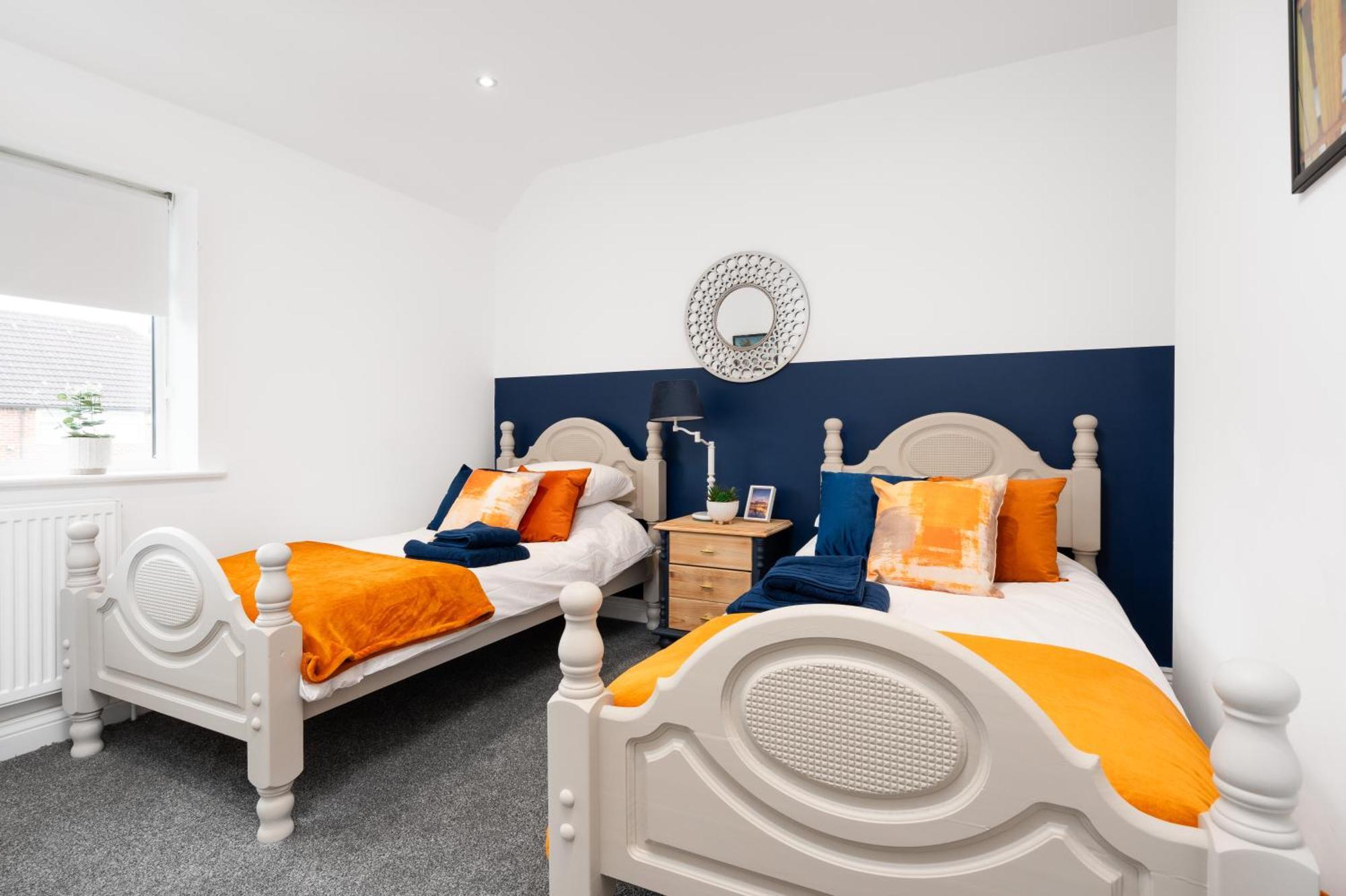 Shawe House - 10 Minute Mcr Airport - Free Parking Villa Wythenshawe Oda fotoğraf