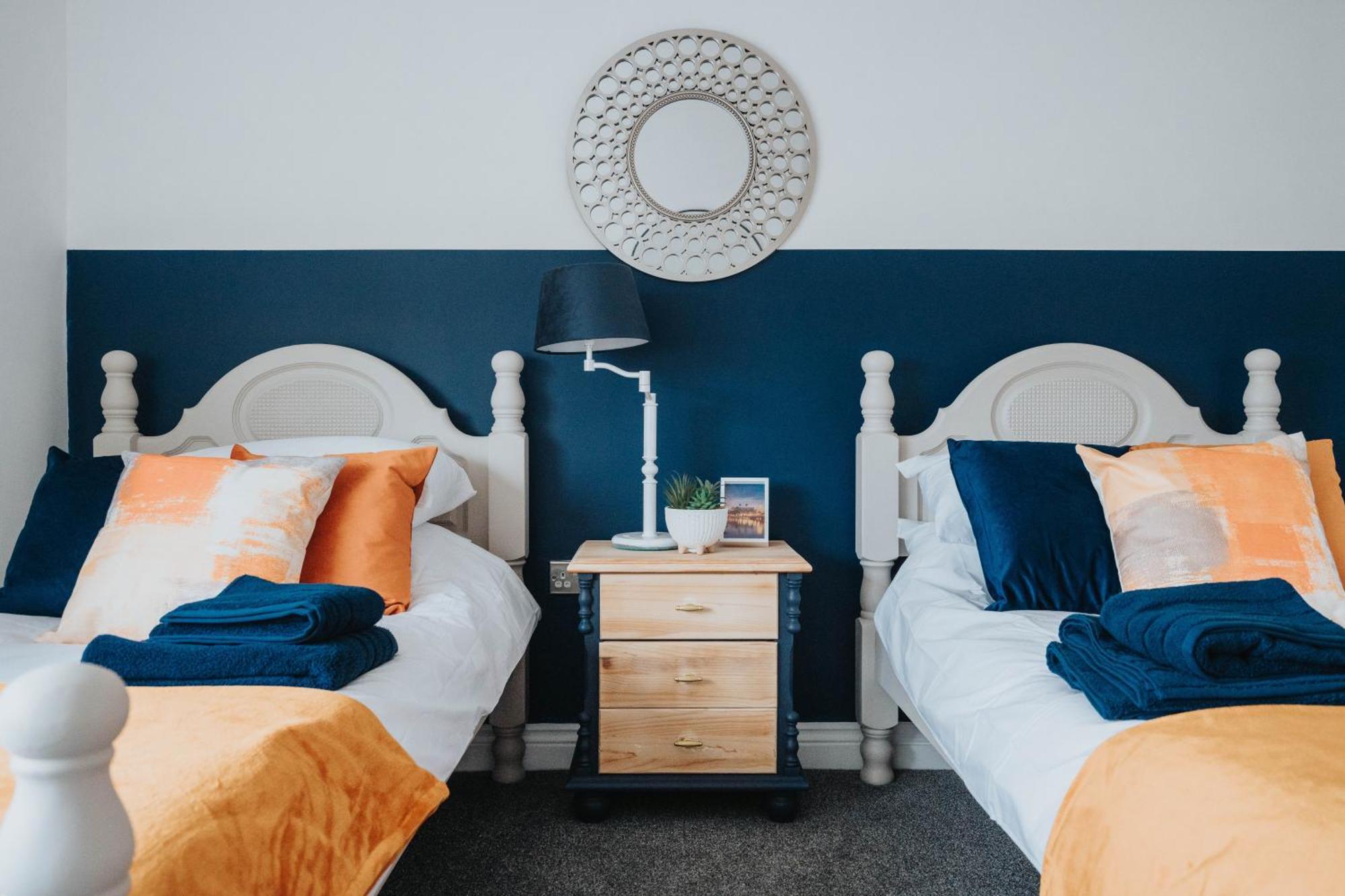 Shawe House - 10 Minute Mcr Airport - Free Parking Villa Wythenshawe Oda fotoğraf