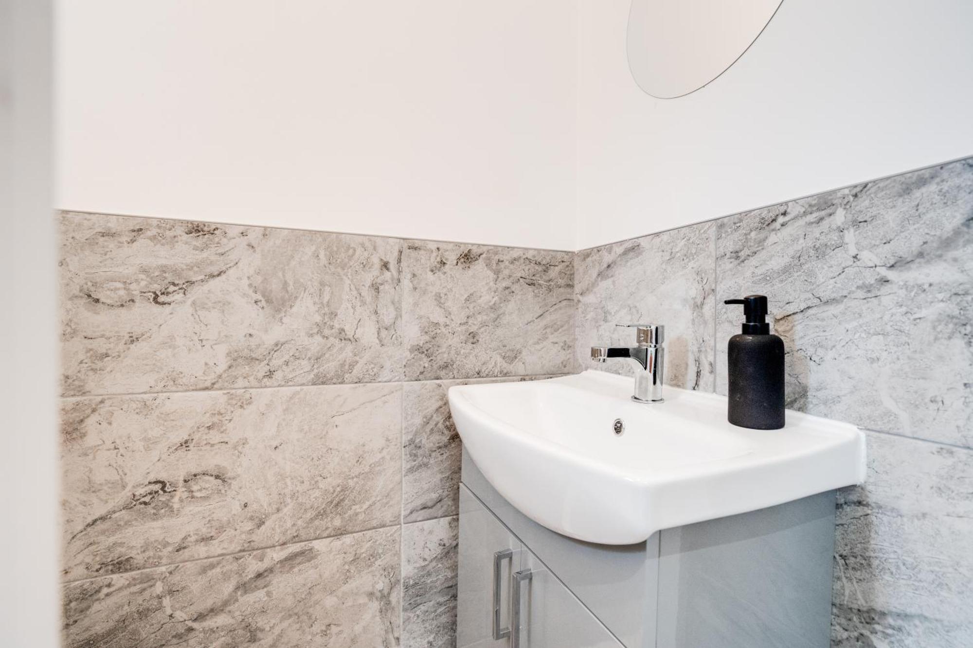 Shawe House - 10 Minute Mcr Airport - Free Parking Villa Wythenshawe Oda fotoğraf